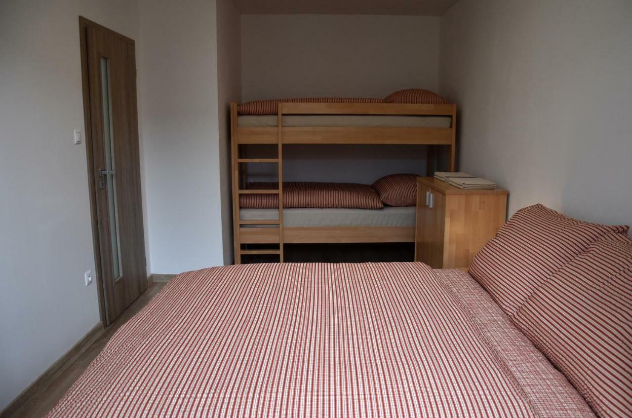 Elemir Apartamento Bešeňová Exterior foto