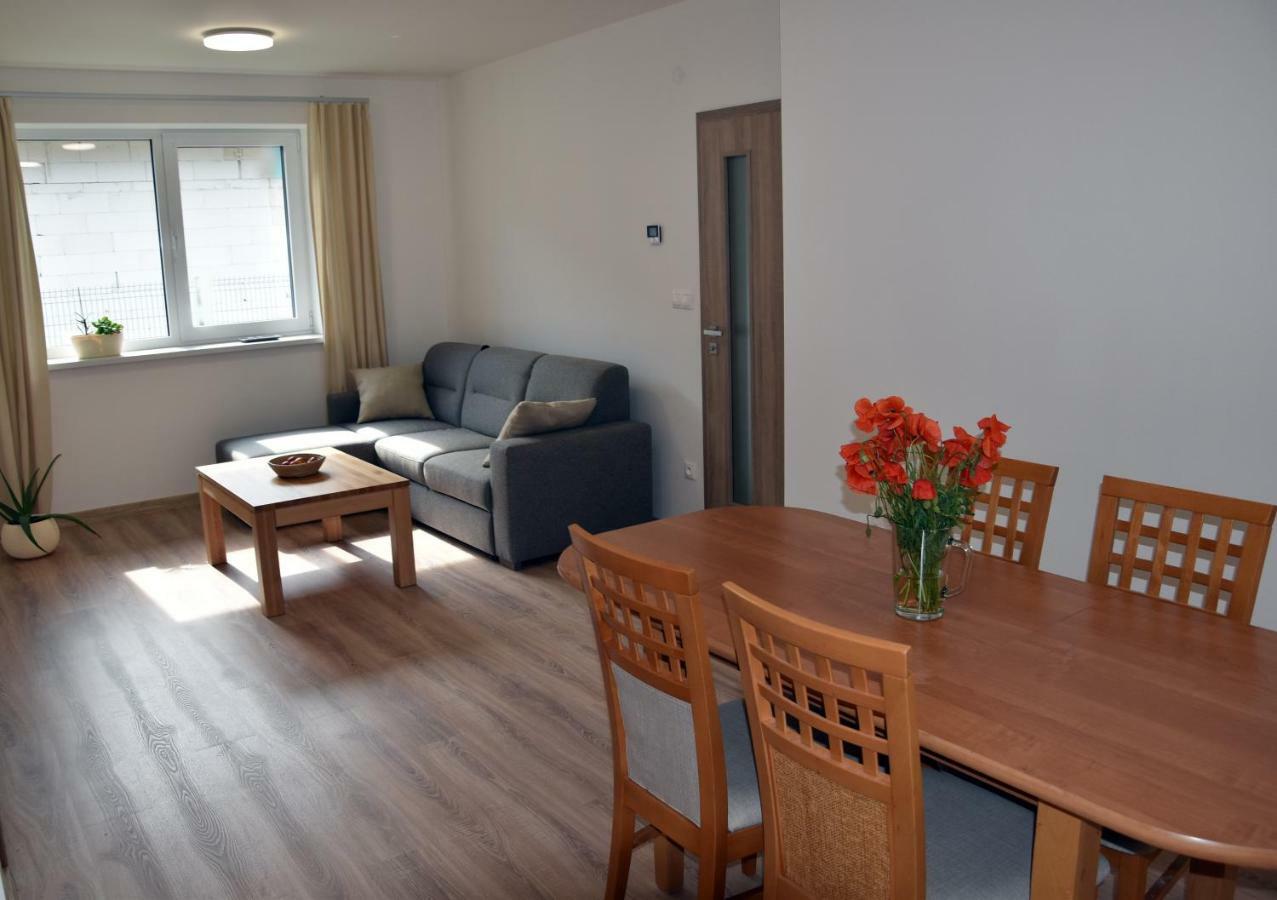 Elemir Apartamento Bešeňová Exterior foto