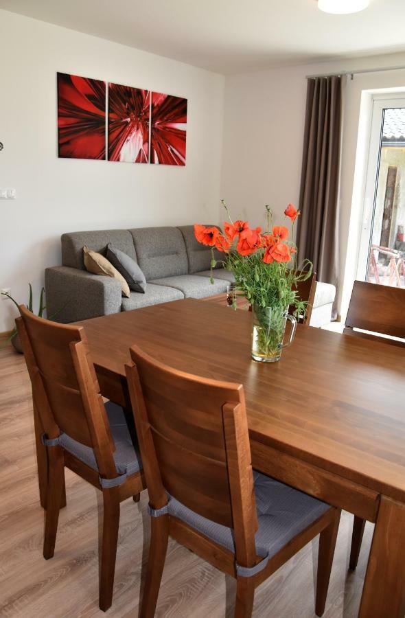 Elemir Apartamento Bešeňová Exterior foto