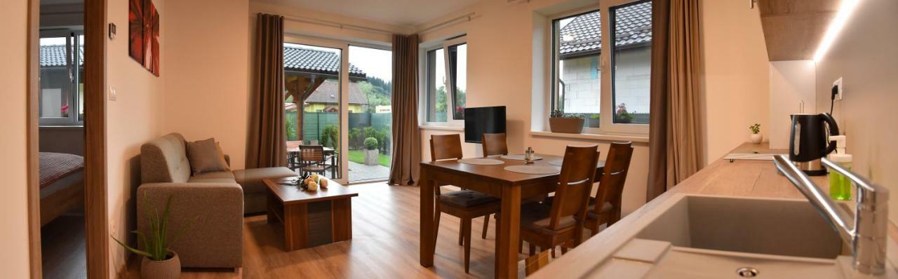 Elemir Apartamento Bešeňová Exterior foto