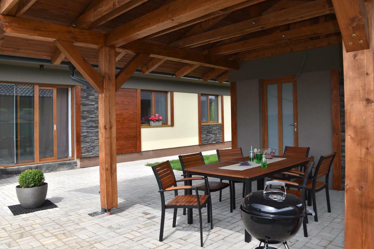Elemir Apartamento Bešeňová Exterior foto